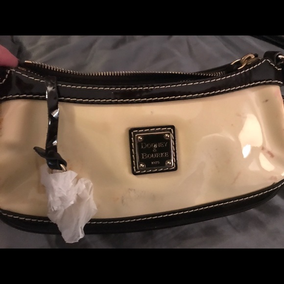 New Dooney & Bourke Purse - Picture 2 of 3